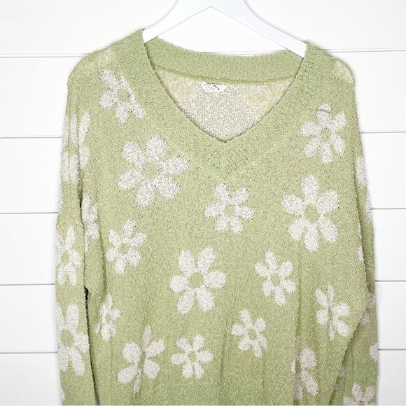143 Story Daisy Floral Print Loose Knit V-Neck Sweater Green White Size 1X - Picture 3 of 10